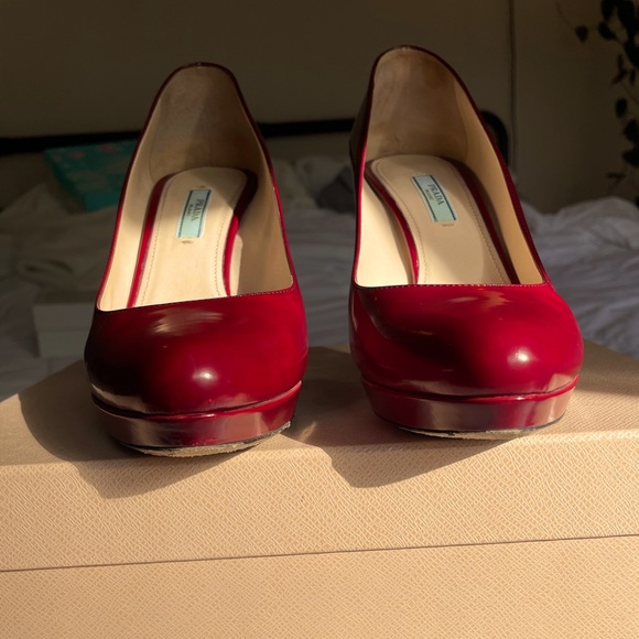 PRADA Red Stilettos - Picture 3 of 9